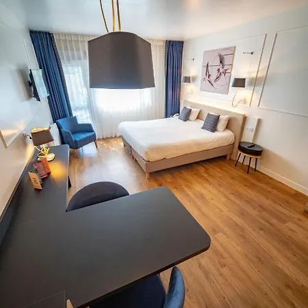 Rive Droite Aparthotel 3*