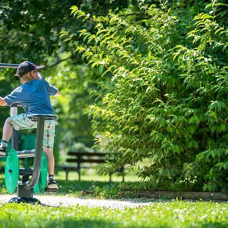 Rive Droite Aparthotel