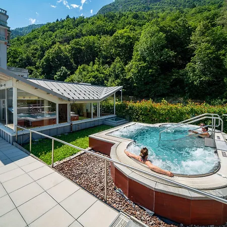 Rive Droite Aparthotel 3*