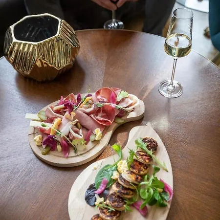 Apart-hotel Rive Droite 3*