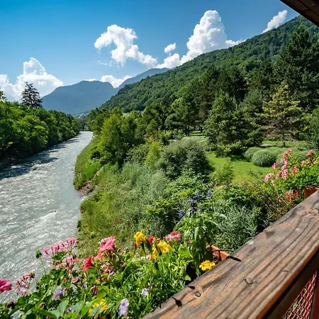 Rive Droite 2* La Lechere